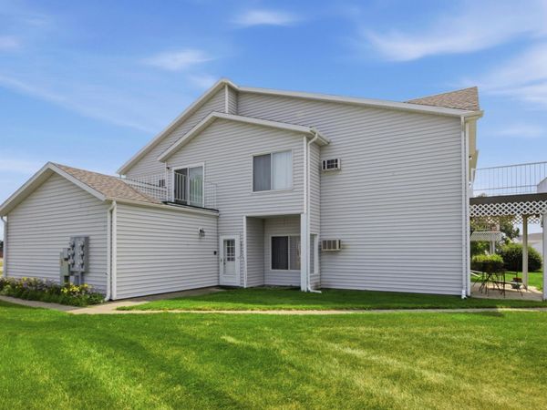 2923 32nd Street S, Moorhead, MN 56560