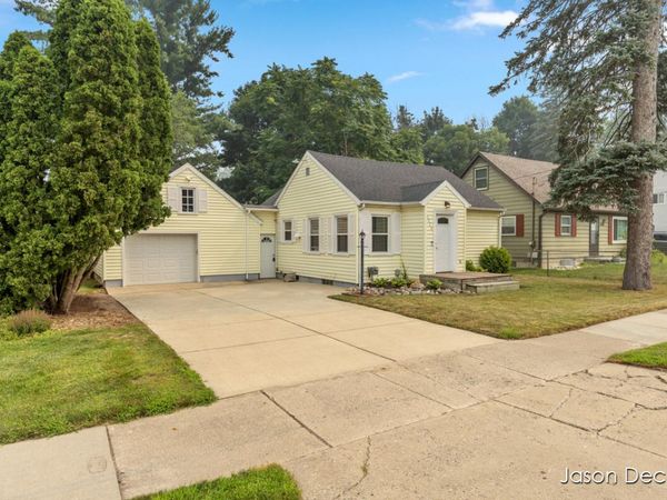 1524 Downey Street, Lansing, MI 48906