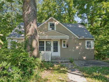 5234 NE Barnes Avenue, Kansas City, MO 64119