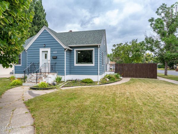 502 12TH ST NW , East Grand Forks, MN 56721