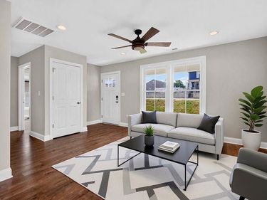 588 N DELPHINE AVE, WAYNESBORO, VA 22980