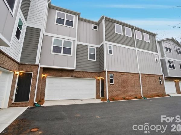 8931 Sharonbrook Drive , Charlotte, NC 28210