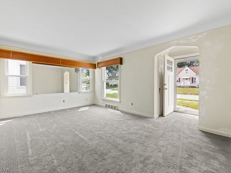 5702 Theota Avenue, Parma, OH 44129 Photo 5