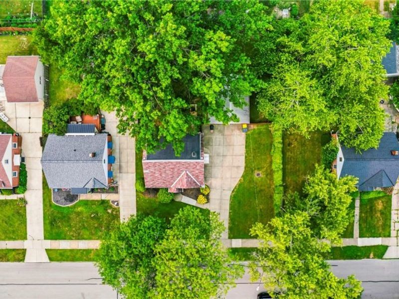 316 E 327th Street, Willowick, OH 44095 Photo 3