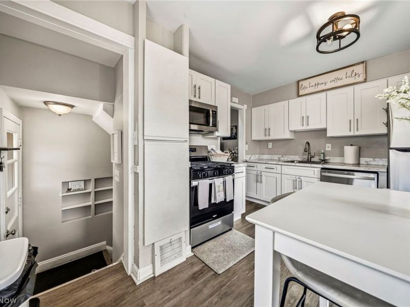 316 E 327th Street, Willowick, OH 44095 Photo 9