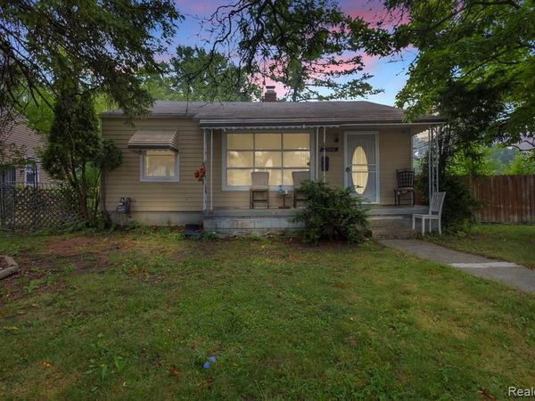 6300 Warwick Street, Detroit, MI 48228