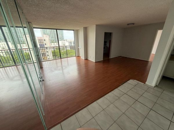 16919 N Bay Rd , Unit 912, Sunny Isles Beach, FL 33160
