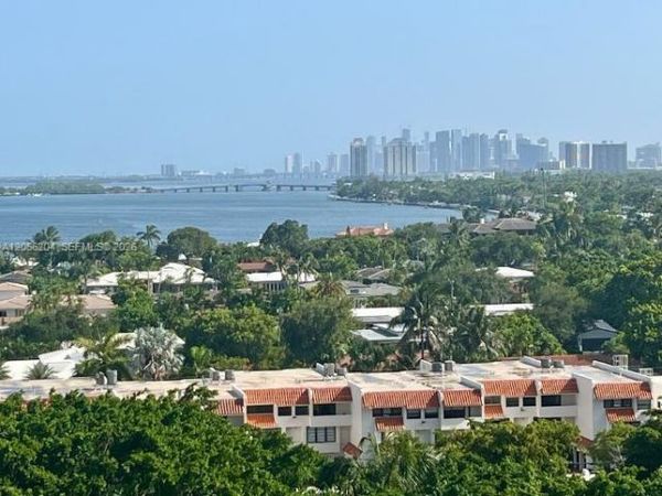 1000 Quayside Ter, Unit 1104, Miami, FL 33138