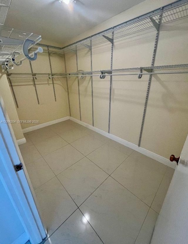 1000 Quayside Ter, Unit 1104, Miami, FL 33138 Photo