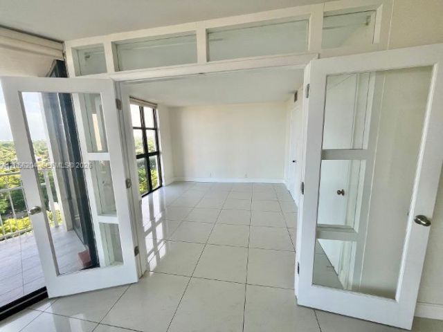 1000 Quayside Ter, Unit 1104, Miami, FL 33138 Photo
