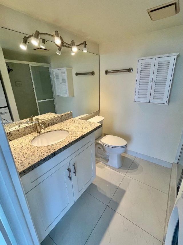 1000 Quayside Ter, Unit 1104, Miami, FL 33138 Photo