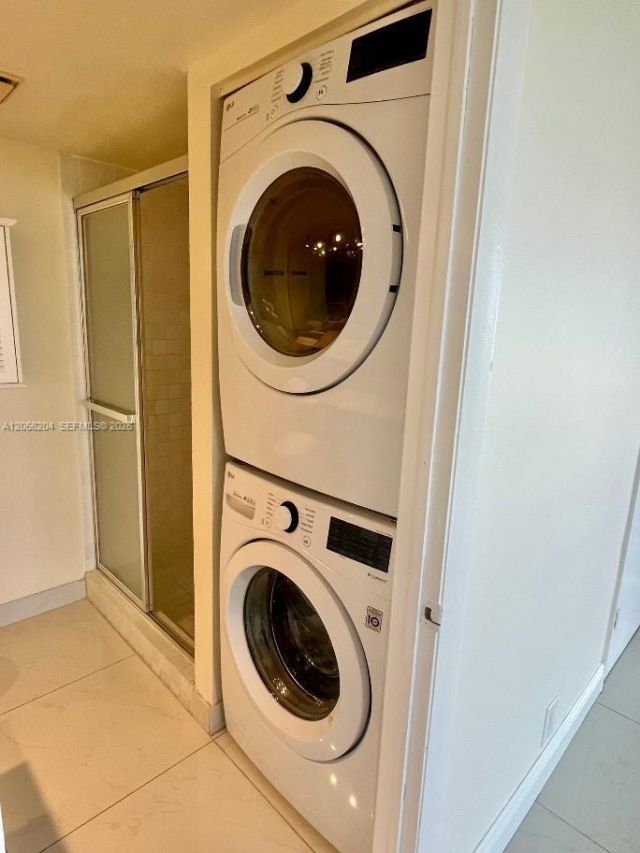 1000 Quayside Ter, Unit 1104, Miami, FL 33138 Photo