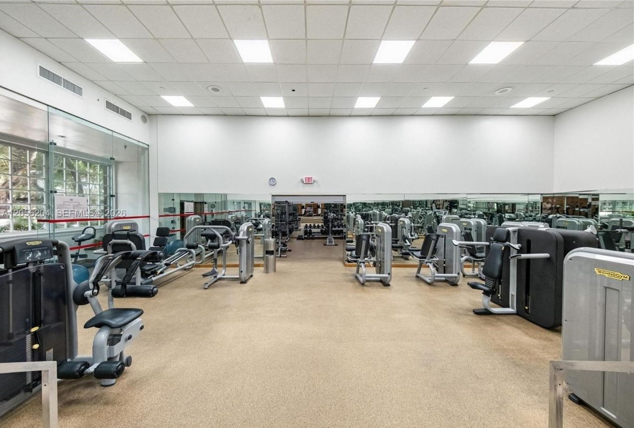 1000 Quayside Ter, Unit 1104, Miami, FL 33138 Photo