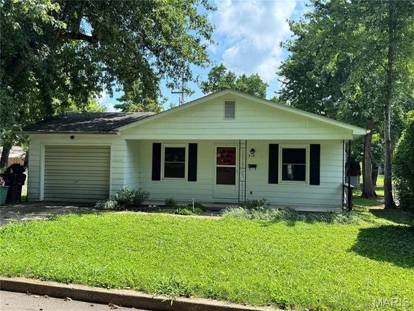 210 N 6th Street , Elsberry, MO 63343