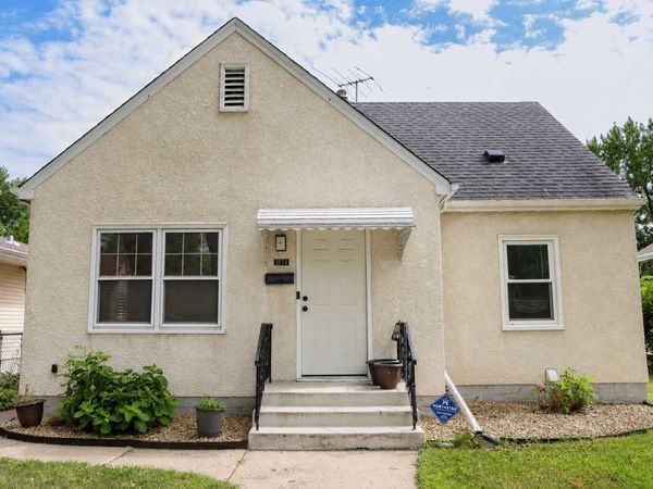 1874 Hawthorne Avenue E, Saint Paul, MN 55119