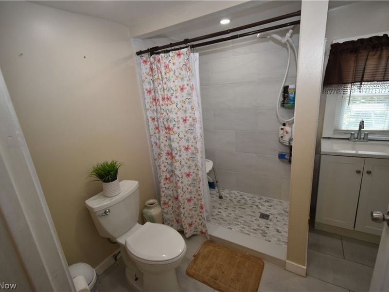 4126 Poe Avenue, Cleveland, OH 44109 Photo 15