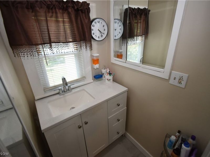 4126 Poe Avenue, Cleveland, OH 44109 Photo 17