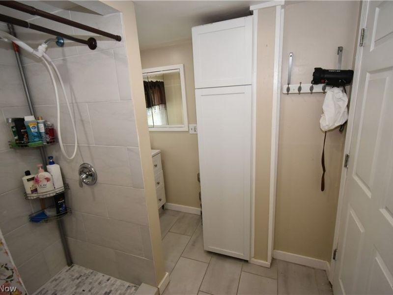4126 Poe Avenue, Cleveland, OH 44109 Photo 18