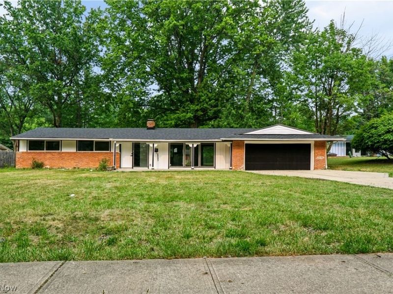 2203 Lee Boulevard, East Cleveland, OH 44112 Photo 1