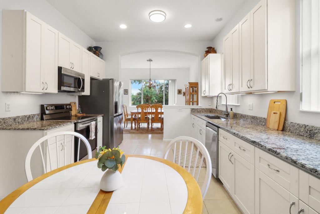 9110 Bay Harbour Circle, West Palm Beach, FL 33411 Photo