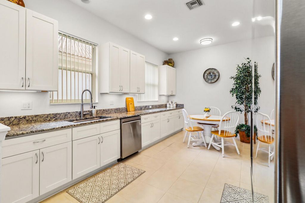9110 Bay Harbour Circle, West Palm Beach, FL 33411 Photo
