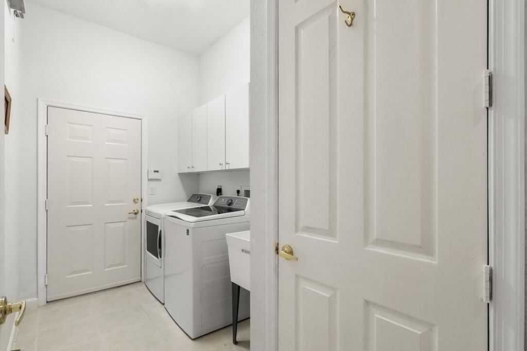 9110 Bay Harbour Circle, West Palm Beach, FL 33411 Photo