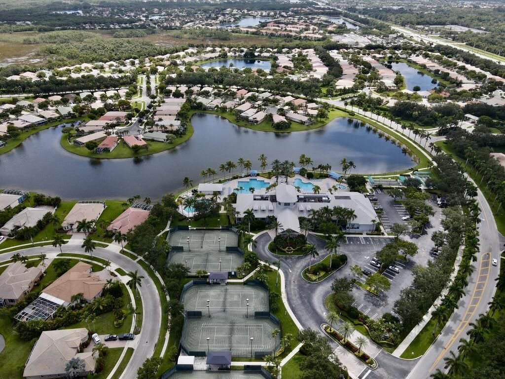9110 Bay Harbour Circle, West Palm Beach, FL 33411 Photo