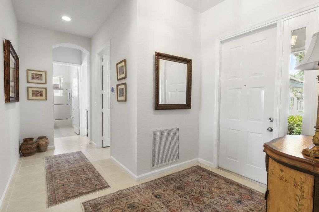 9110 Bay Harbour Circle, West Palm Beach, FL 33411 Photo