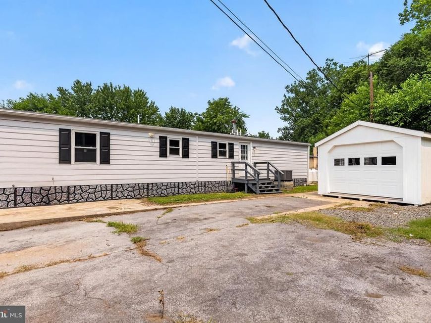 357 Midland Avenue, Reading, PA 19606 Main Photo
