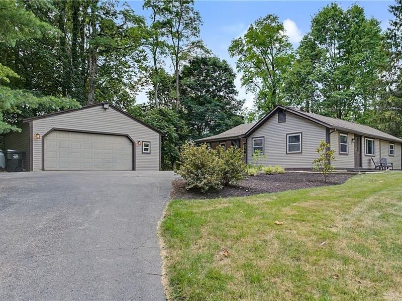416 Aullwood Road, Butler Township, OH 45414 Photo 3