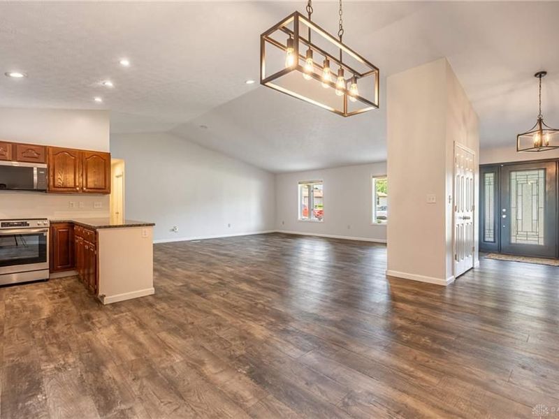 1872 Sugar Run Trail, Bellbrook, OH 45305 Photo 6