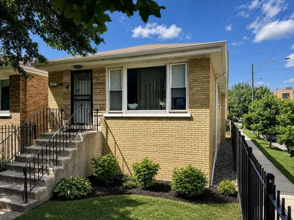 3400 W Shakespeare Avenue , Chicago, IL 60647