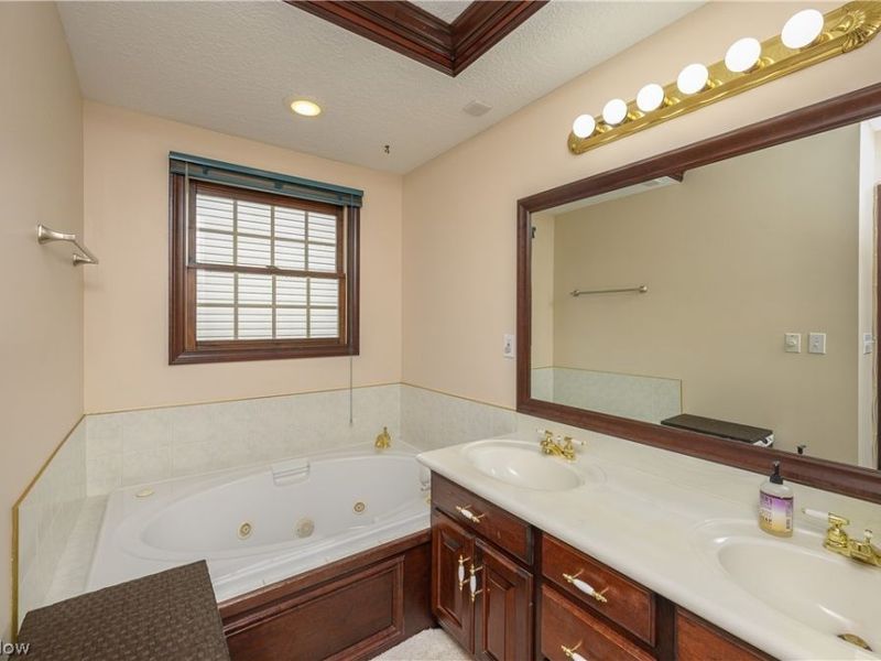 598 Saguaro Place, Barberton, OH 44203 Photo 19