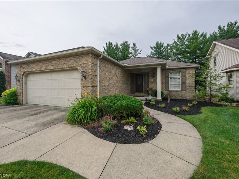 598 Saguaro Place, Barberton, OH 44203 Photo 2