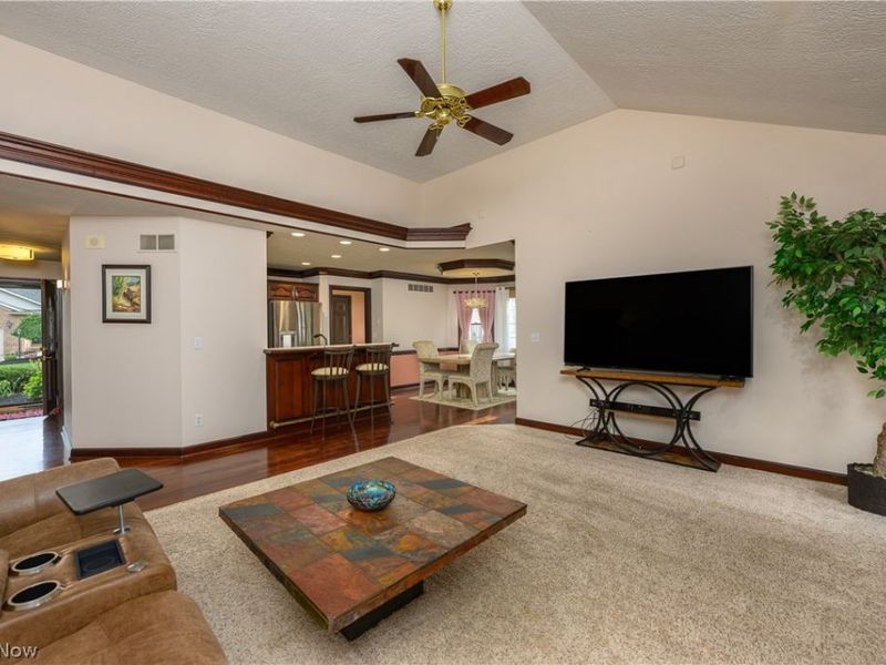 598 Saguaro Place, Barberton, OH 44203 Photo 8