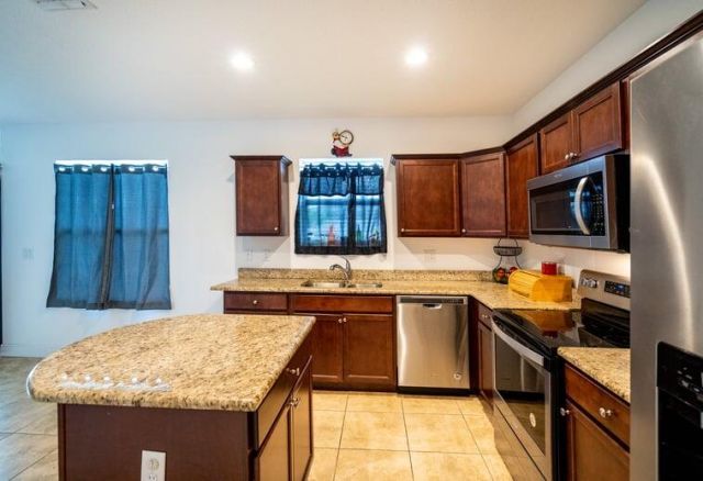 416 Seafoam Circle, Fort Pierce, FL 34945 Photo