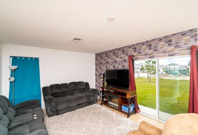 416 Seafoam Circle, Fort Pierce, FL 34945 Photo