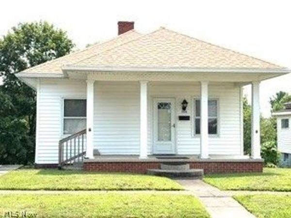 1936 Creston Road , Cambridge, OH 43725
