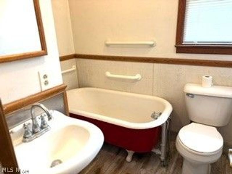 1936 Creston Road , Cambridge, OH 43725 Photo 18