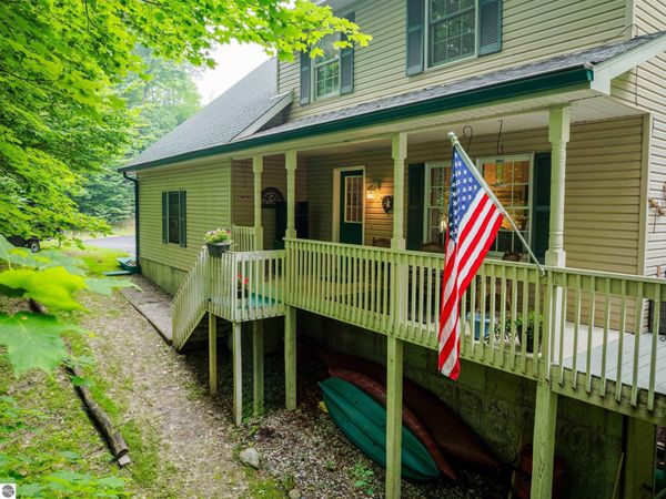 209 Black Ridge Court, Traverse City, MI 49696