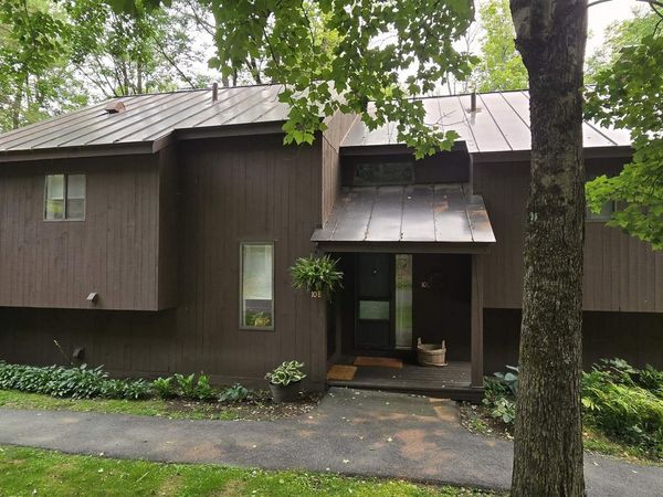 445 Old Quechee Road, Unit E, Hartford, VT 05059