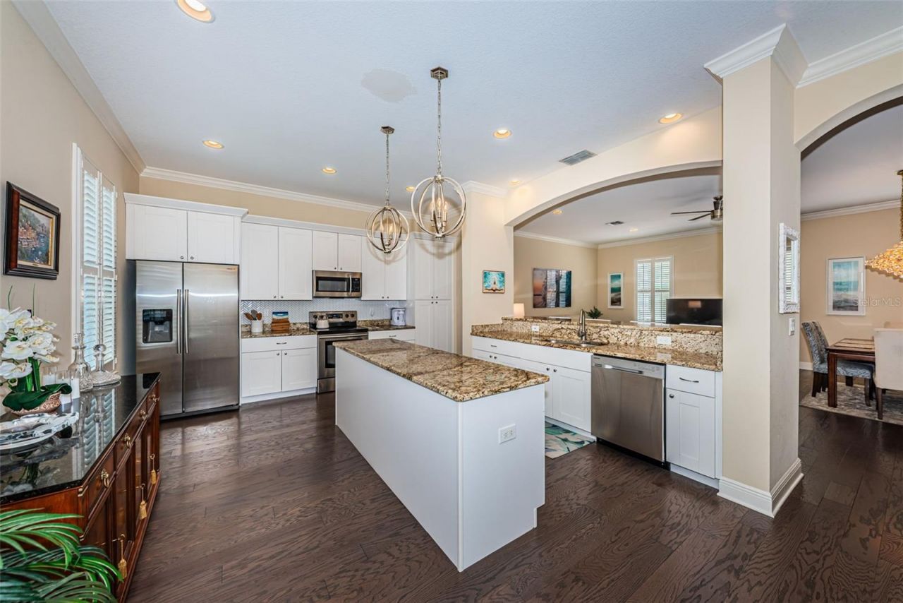 7010 Grevilla Avenue S, South Pasadena, FL 33707 Photo