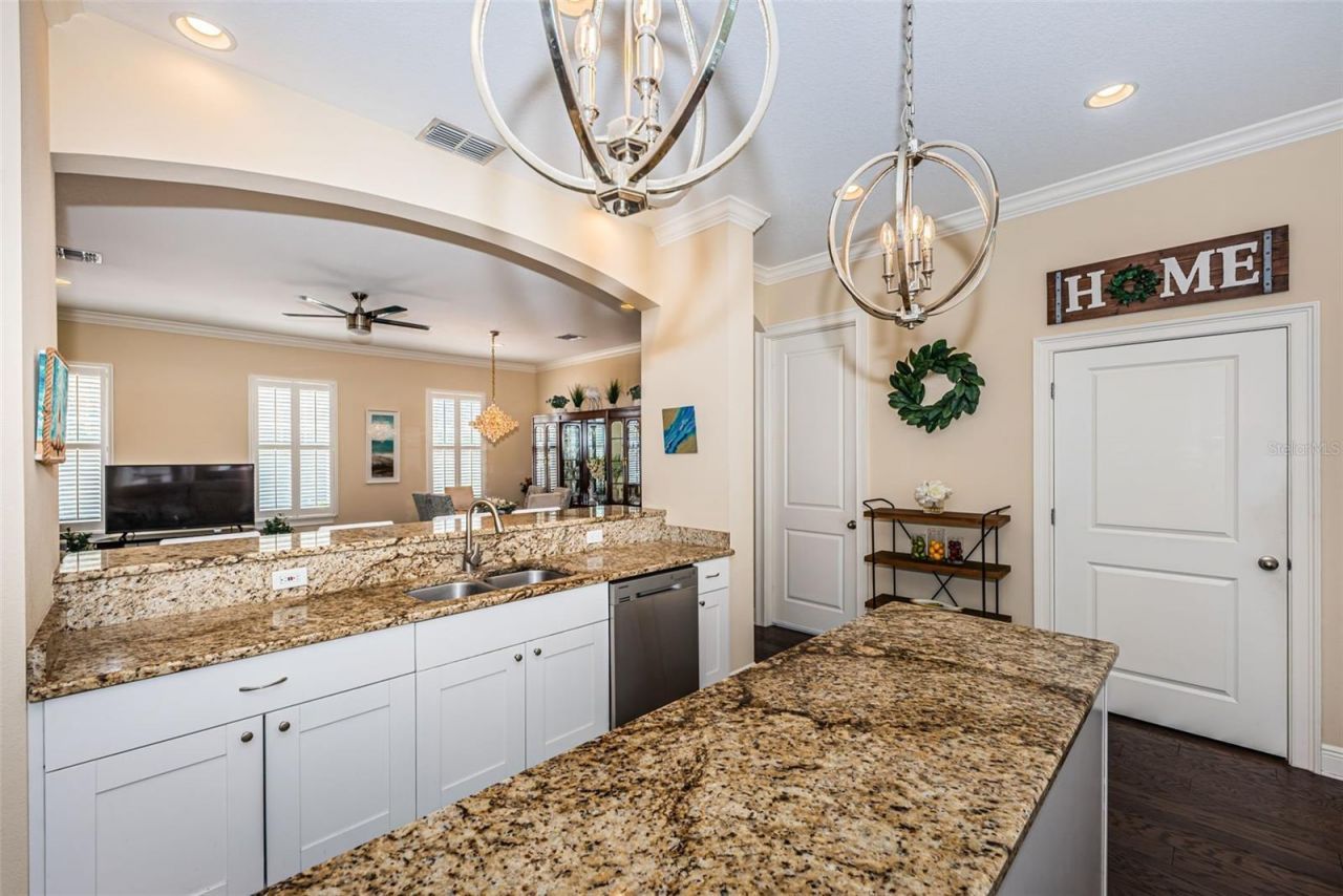 7010 Grevilla Avenue S, South Pasadena, FL 33707 Photo