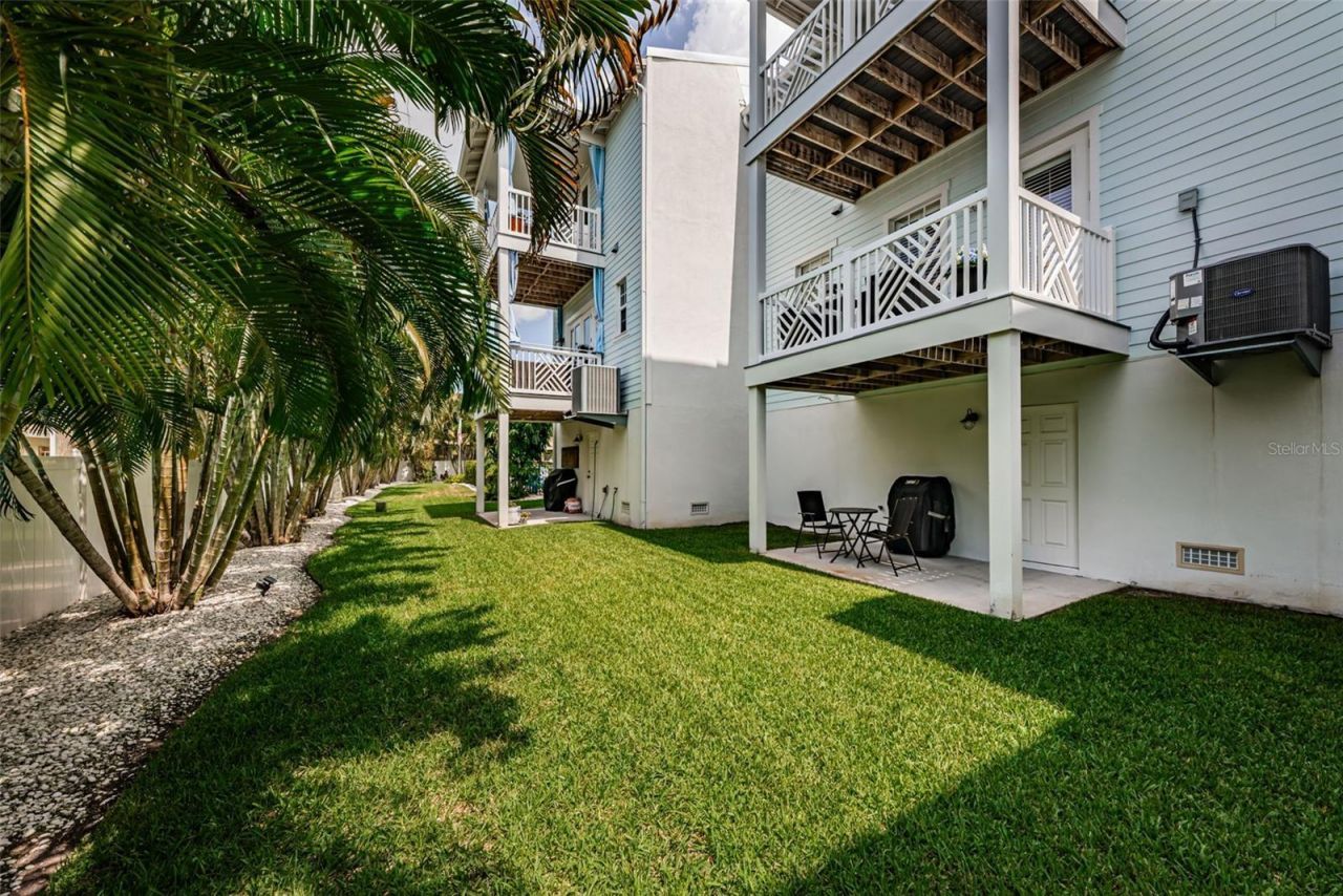 7010 Grevilla Avenue S, South Pasadena, FL 33707 Photo
