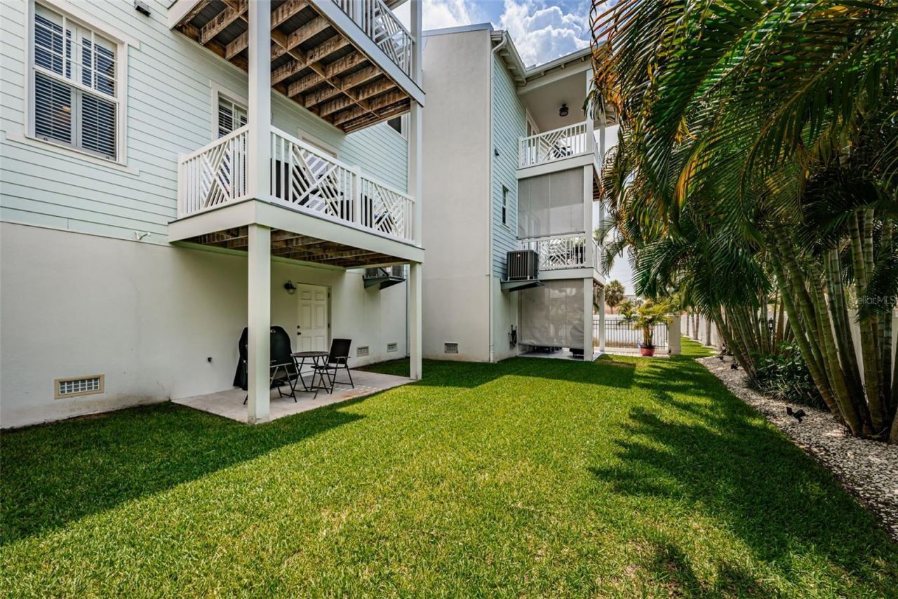 7010 Grevilla Avenue S, South Pasadena, FL 33707 Photo