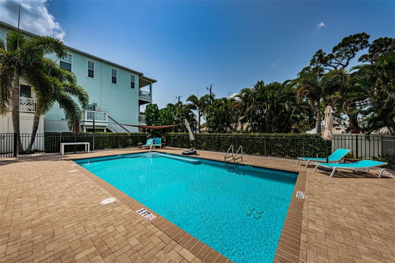 7010 Grevilla Avenue S, South Pasadena, FL 33707 Photo