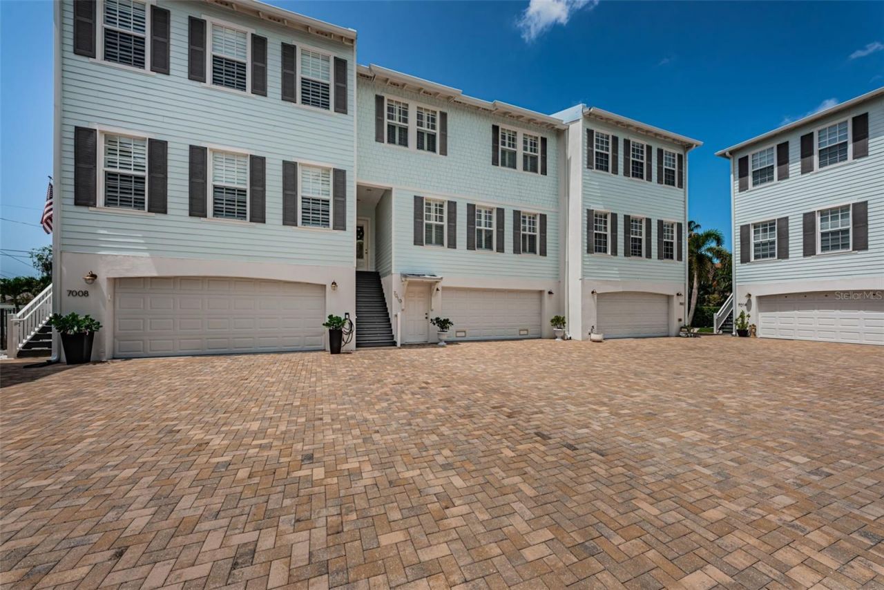 7010 Grevilla Avenue S, South Pasadena, FL 33707 Photo
