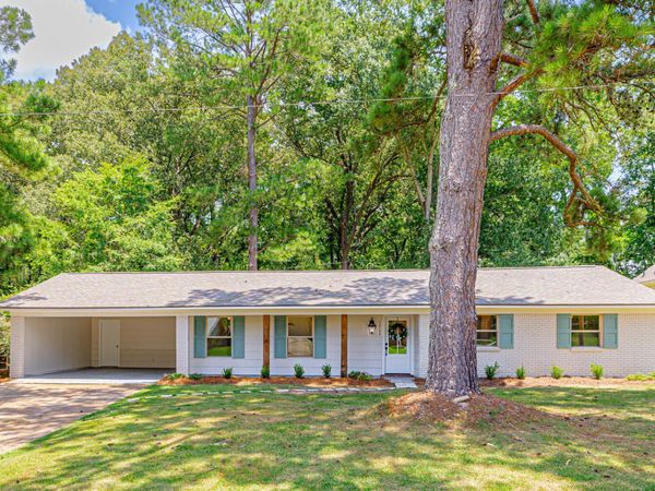 1209 Laurelwood Drive, Clinton, MS 39056
