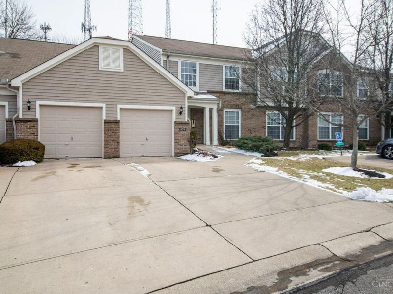 870 Southmeadow Circle, Springfield Twp., OH 45231 Photo 1