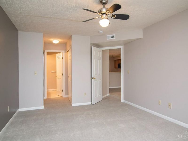 870 Southmeadow Circle, Springfield Twp., OH 45231 Photo 13